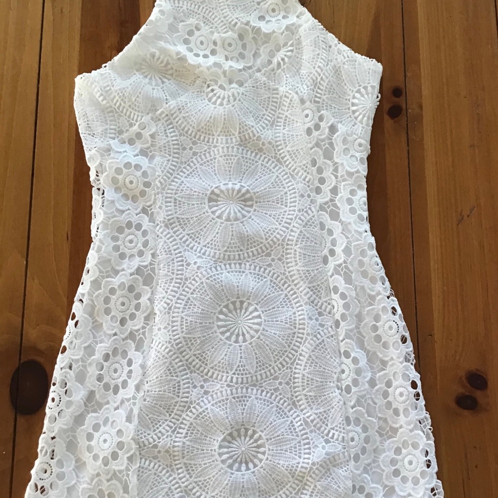 Wonderful white stretch lace dress from Francesca.